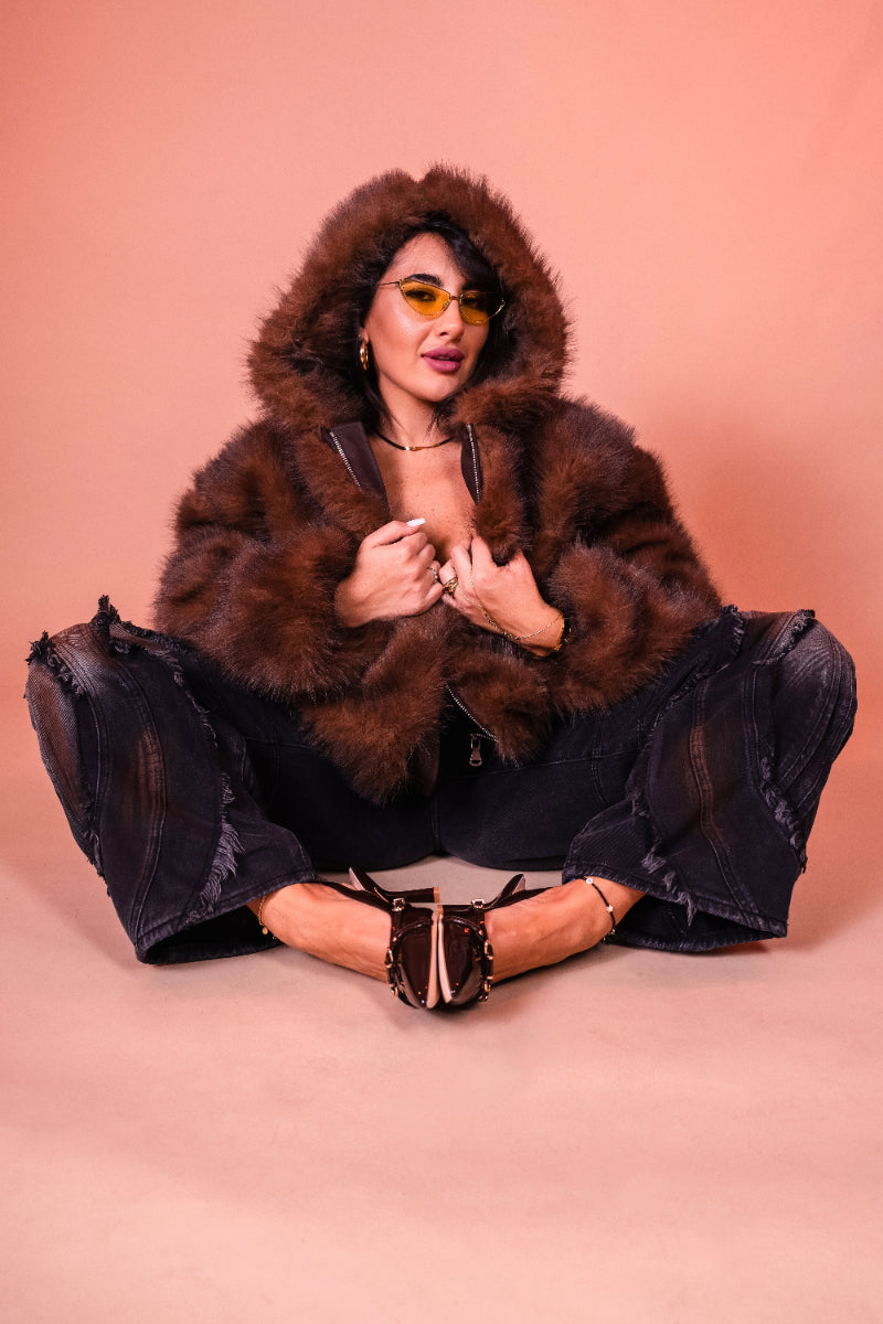 Eco pelliccia Alexandra con cappuccio marrone